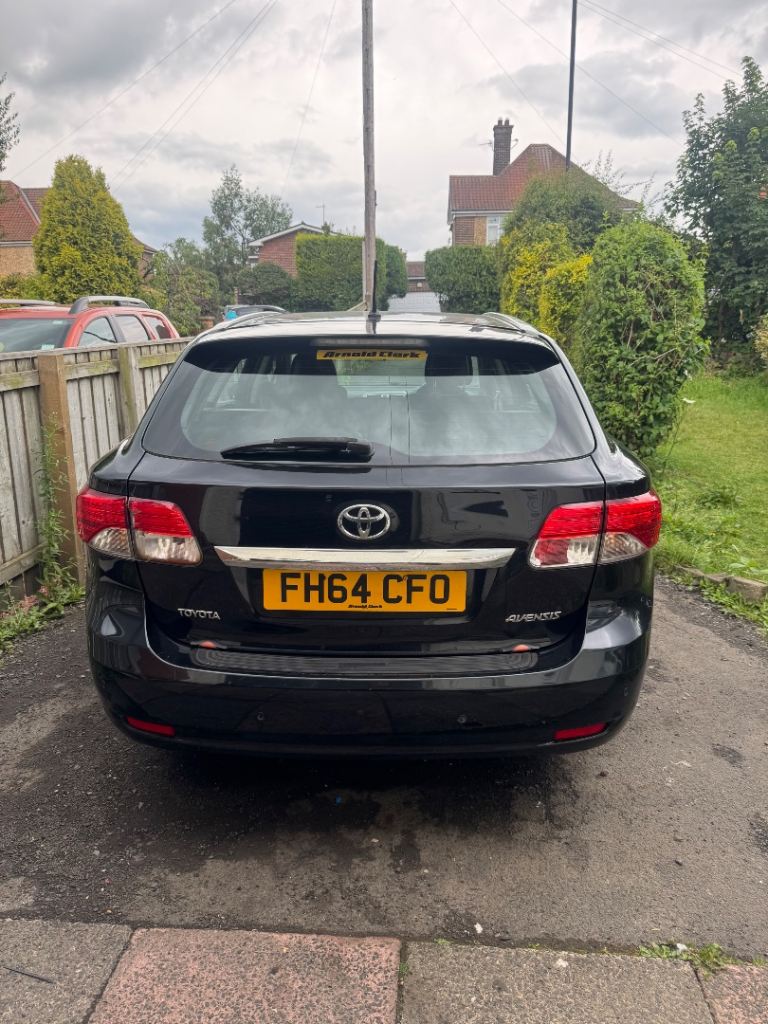 Toyota avensis 2014