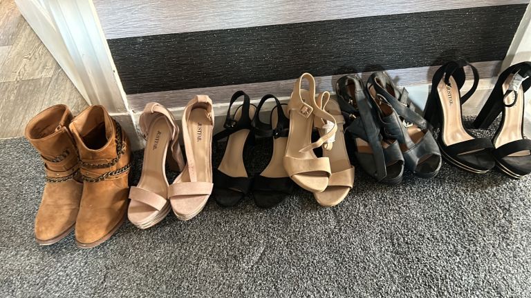 Shows size 6 