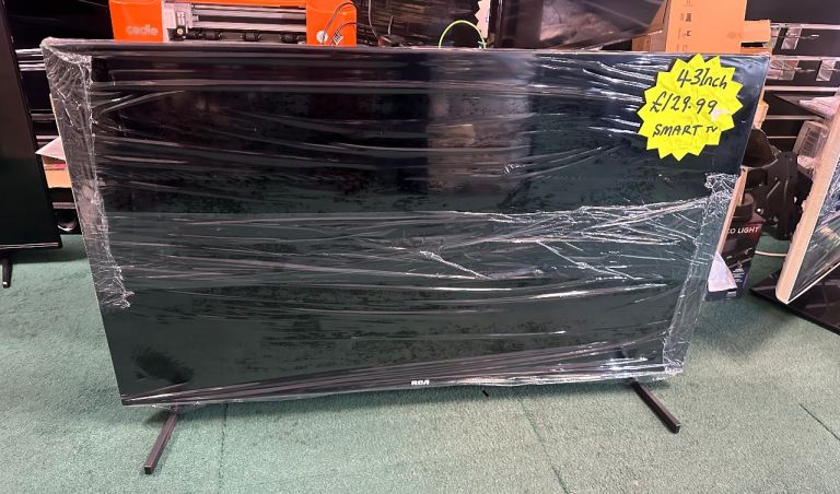  RCA 43” 4K Ultra HD QLED SMART TV | Remote & Legs | Perfect Condition