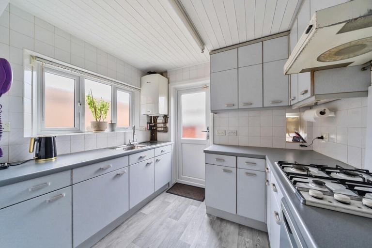 Spacious Family Home  5 bedroom