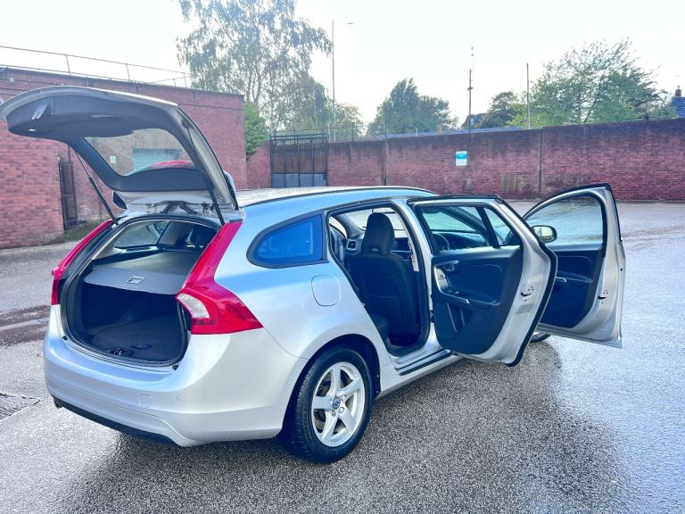 Volvo, V60, Estate, 2017, Manual, 1969 (cc), 5 doors