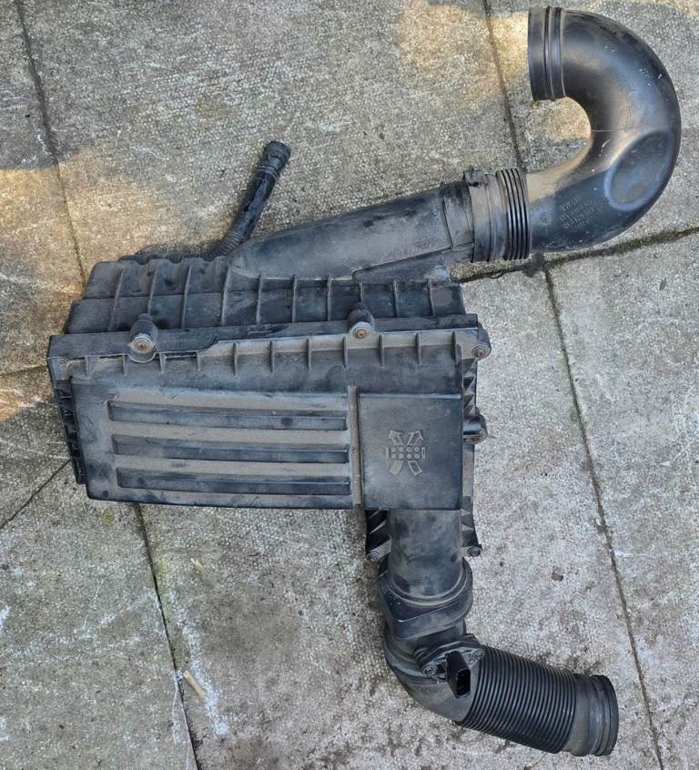 2006 audi a3 air box