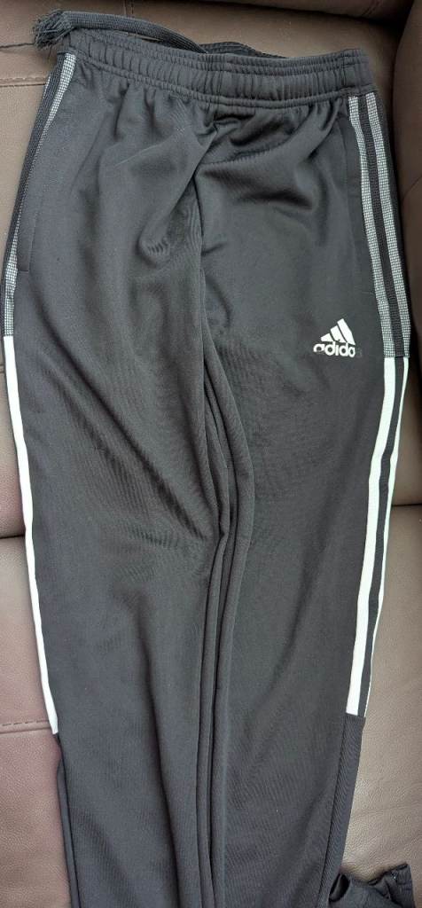 4 x Adidas Kids Tracksuit Trousers & 1 x F&F top & jogger set
