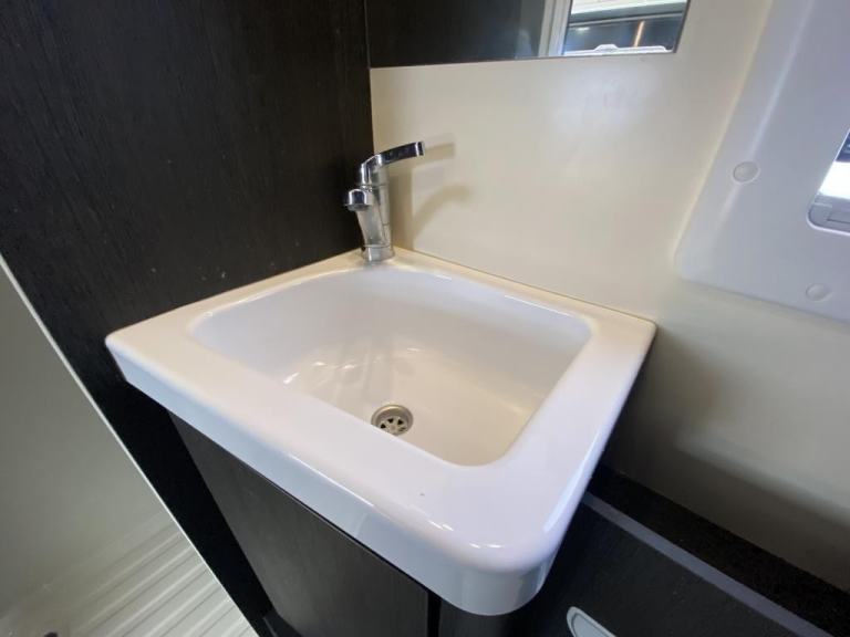 2021 (71) ROLLER TEAM ZEFIRO 690 FAMILY MOTORHOME