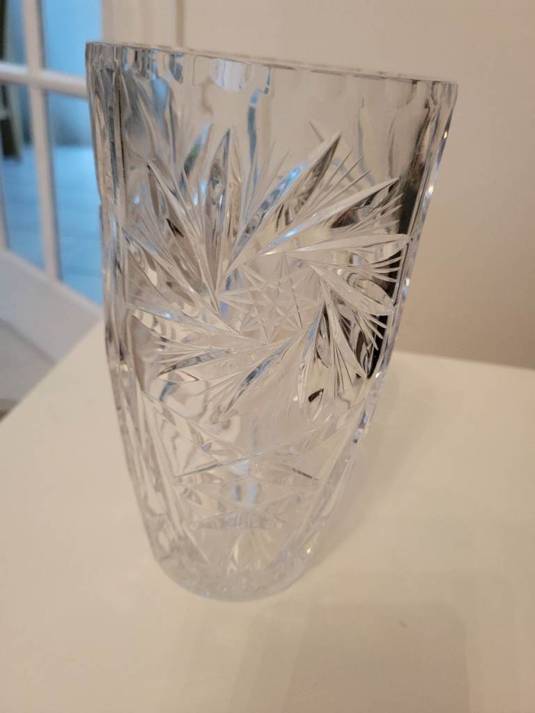 Elizabeth 20cm Hand Cut Lead Crystal Vase – As Good As New, £20.00 for Sale