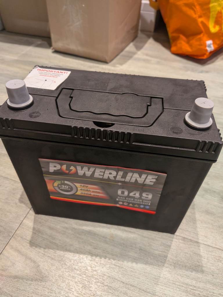 12V 049 size car battery