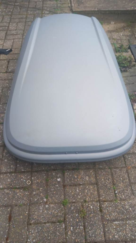 Karrite roof box