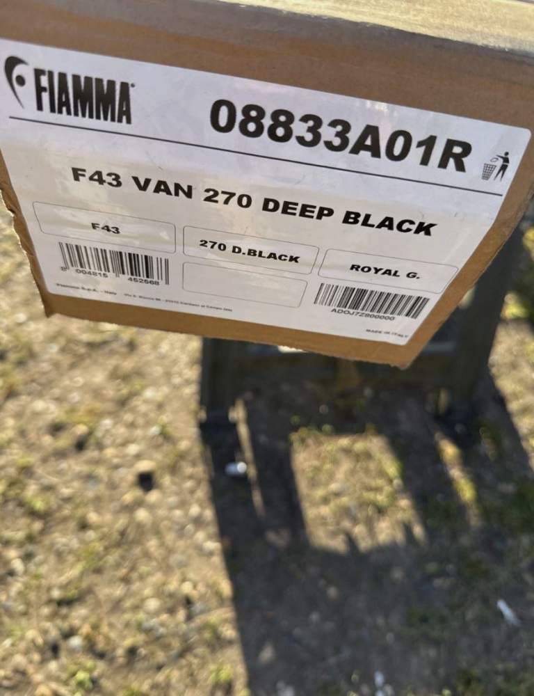 Fiamma F43 2.7m 270 Van, Deep Black NEW