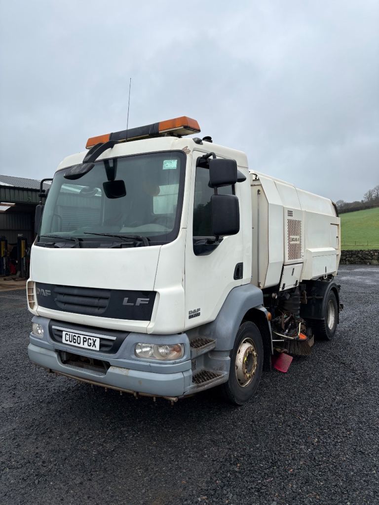 DAF LF Scarab Sweeper 
