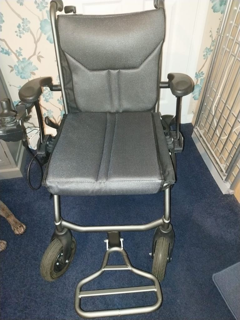 Efoldi electric wheelchair 