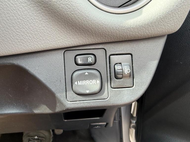  Toyota Yaris 1.33 VVT-i Icon 5dr - FTSH - AIR CON -ALLOYS - REAR CAMERA