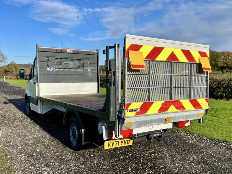 MERCEDES-BENZ SPRINTER 2.0 315 CDI Progressive Dropside Tail lift White Manual
