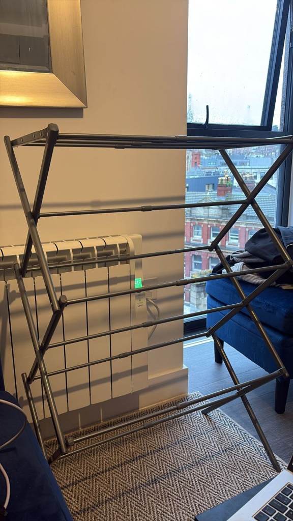Foldable laundry rack