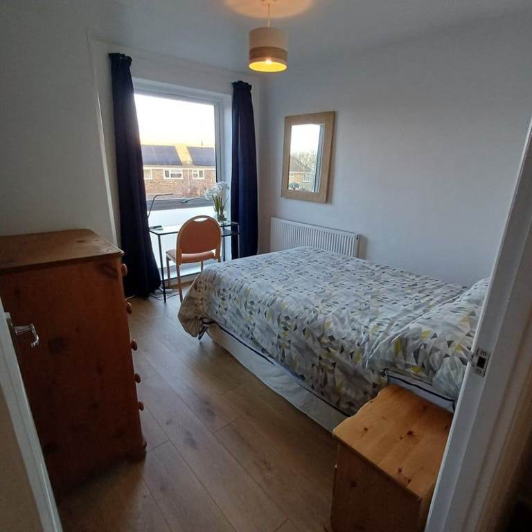 Double Bedroom, private bathroom and office space in Bar Hill, Cambridge (CB23)