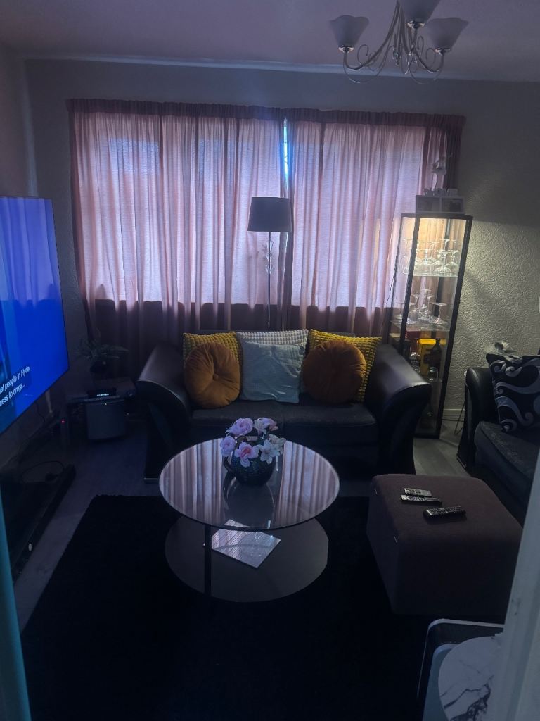 SINGLE ROOM TO RENT IN A ROOM BEDROOM HOUSE 