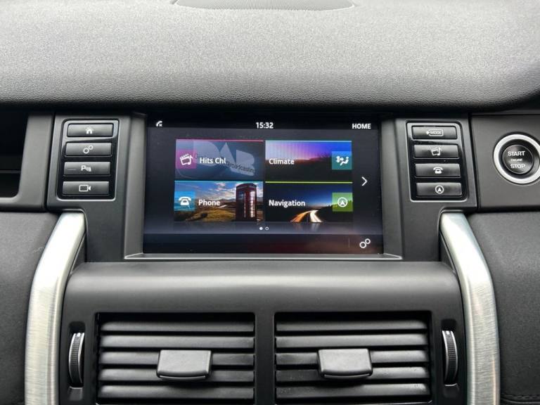 2017 Land Rover Discovery Sport 2.0 TD4 HSE SUV 5dr Diesel Auto 4WD Euro 6 (s/s) (180 ps) ESTATE ...