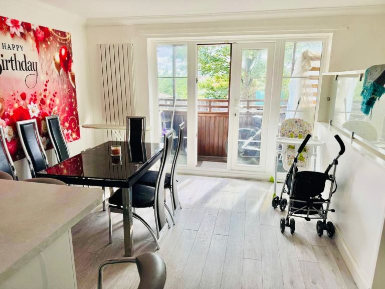 Spacious Fully-Furnished Double Bedroom for Rent