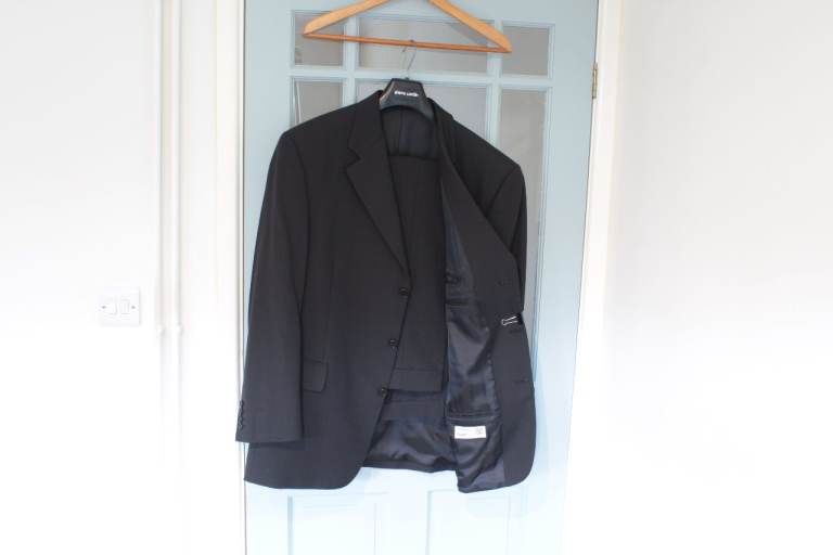 Gents Italian Suit – Grey – Chest 42” / Waist 38” / Leg 31” - (Collection Pen y Fai)