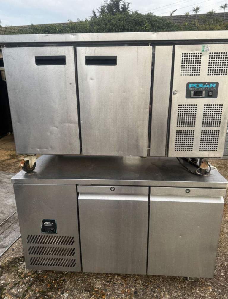 Commercial undercounter fridge 2 doors cafe shop restaurant 