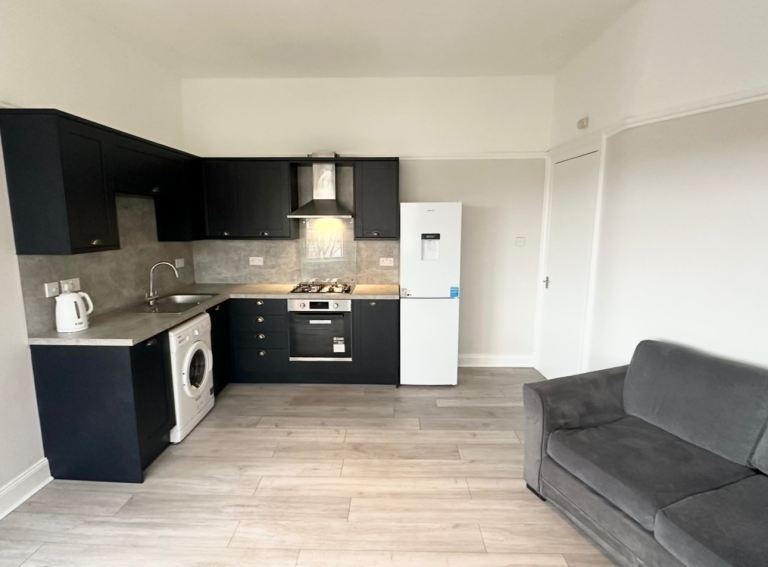 2 Bed fully finished flat, London Rd, East End, Glasgow, £1000PCM