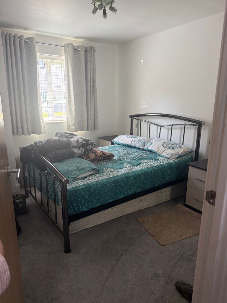 Room for female Pakistani tenant 