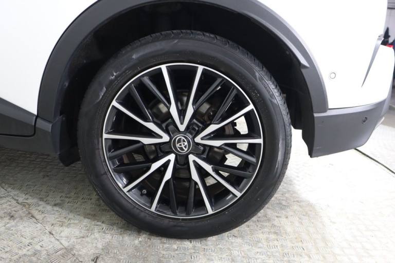 2017 Toyota C-HR 1.8 VVT-h Excel SUV 5dr Petrol Hybrid CVT Euro 6 (s/s) (122 ps) HATCHBACK PETROL...