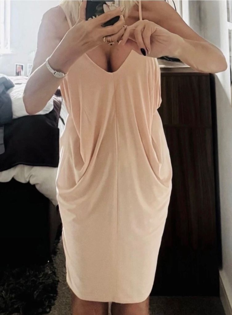 Boohoo Women’s Peach Apricot Evening Dress Above Knee-Sleeveless V-Neck Elastic-10