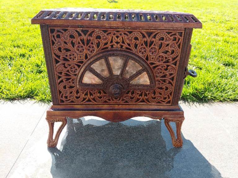 Pretty French enamaled wood burner stove