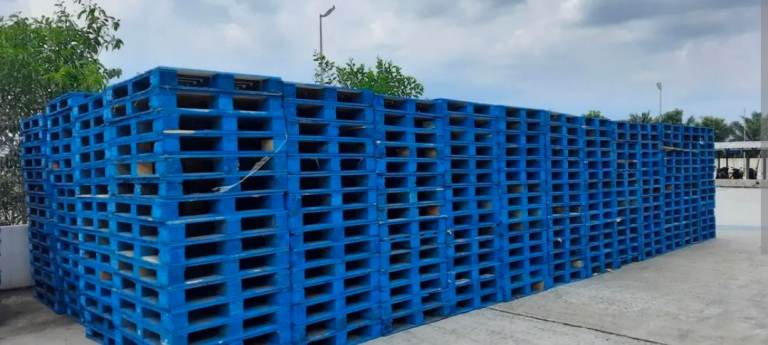 Large Quantity of Blue Pallets available – Good Condition