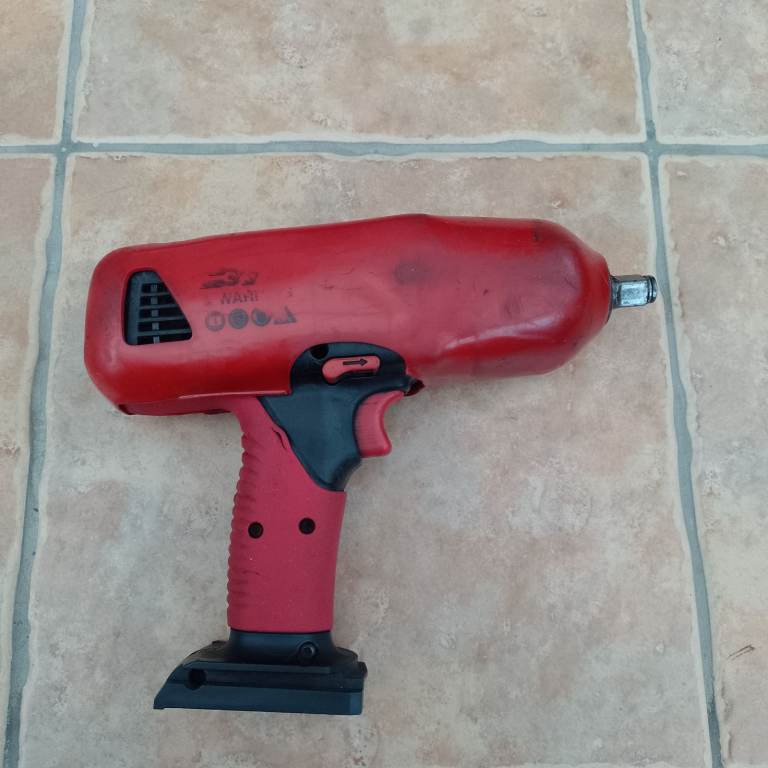 Snap on 18v 1/2" impact gun