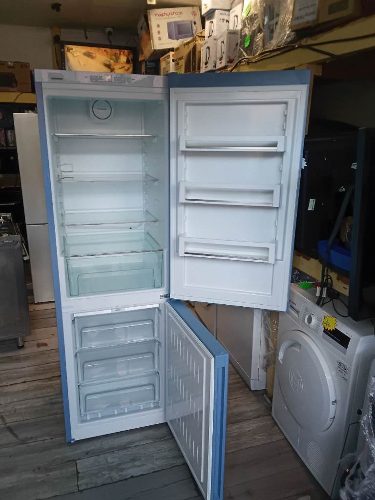 Liebherr CNFB4313 Freestanding fridge freezer.H1861 x W600 x D655 mm. can deliver