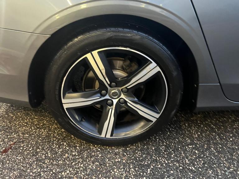 2018 Volvo S90 2.0 D4 R DESIGN 4dr Geartronic SALOON DIESEL Automatic