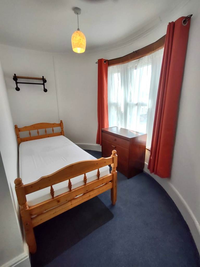 Small single room with own sink. For single occupancy only