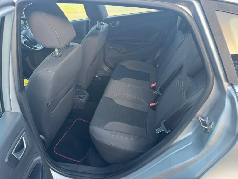FORD FIESTA 1.3 Zetec Silver Manual Petrol 2014
