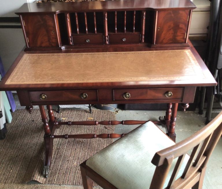 Reproduction Wooden Console Desk with Leather Top – Good Condition