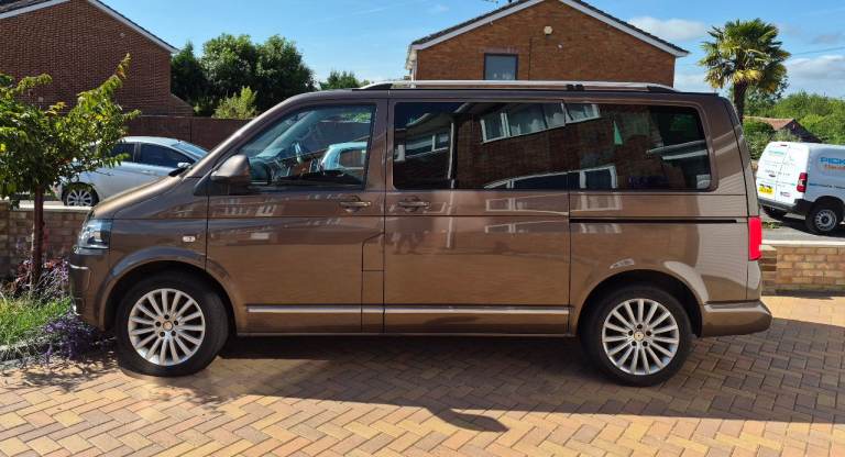 Volkswagen, CARAVELLE, MPV, 2011, Manual, 1968 (cc), 5 doors