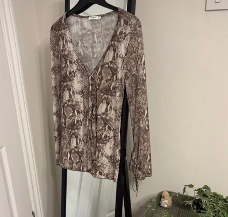 Tie front top 