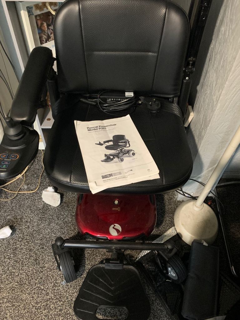 Electric wheelchair 