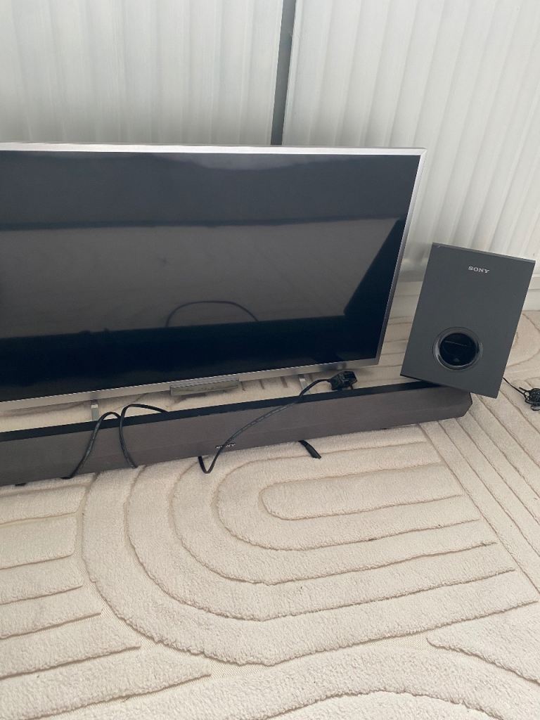 Sony Bravia 32” TV matching Soundbar, Sub and DVD player