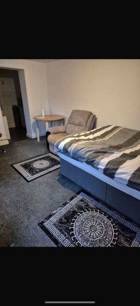 All inclusive Studio In Smethwick 