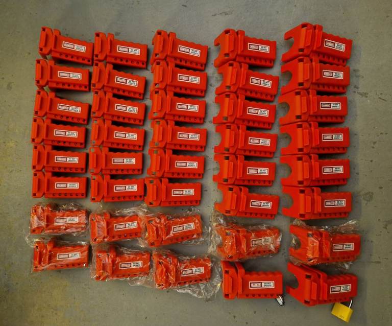 40x joblot RS components PRO Red 6 Lock Polyurethane Ball Valve Lockout