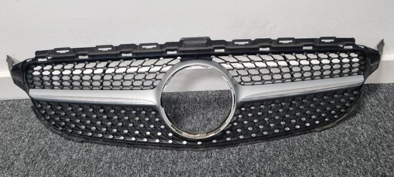 MERCEDES C CLASS W205 C205 A205 FRONT GRILL GENUINE DIAMOND NO RADAR A2058804383