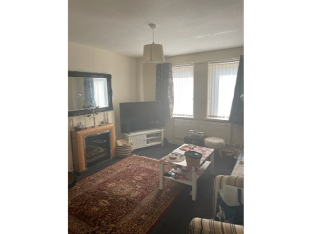 1 Bed Ground Floor Flat Swap with House
