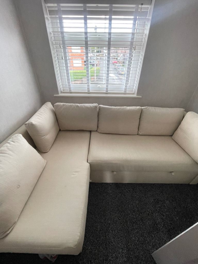 Cream Corner Sofa with Storage – Turns into a Double Bed (ideal for guests)