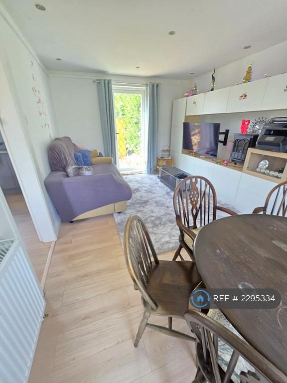 4 bedroom house in Winchcomb Gardens, London, SE9 (4 bed) (#2295334)