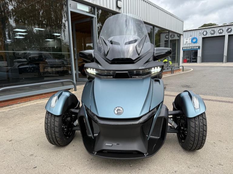 2025 75 plate Can-Am Spyder RT Limited 6 speed semi automatic trike in blue