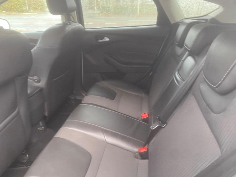 2011 Ford Focus 1.6T EcoBoost Titanium X Euro 5 (s/s) 5dr HATCHBACK Petrol Manual