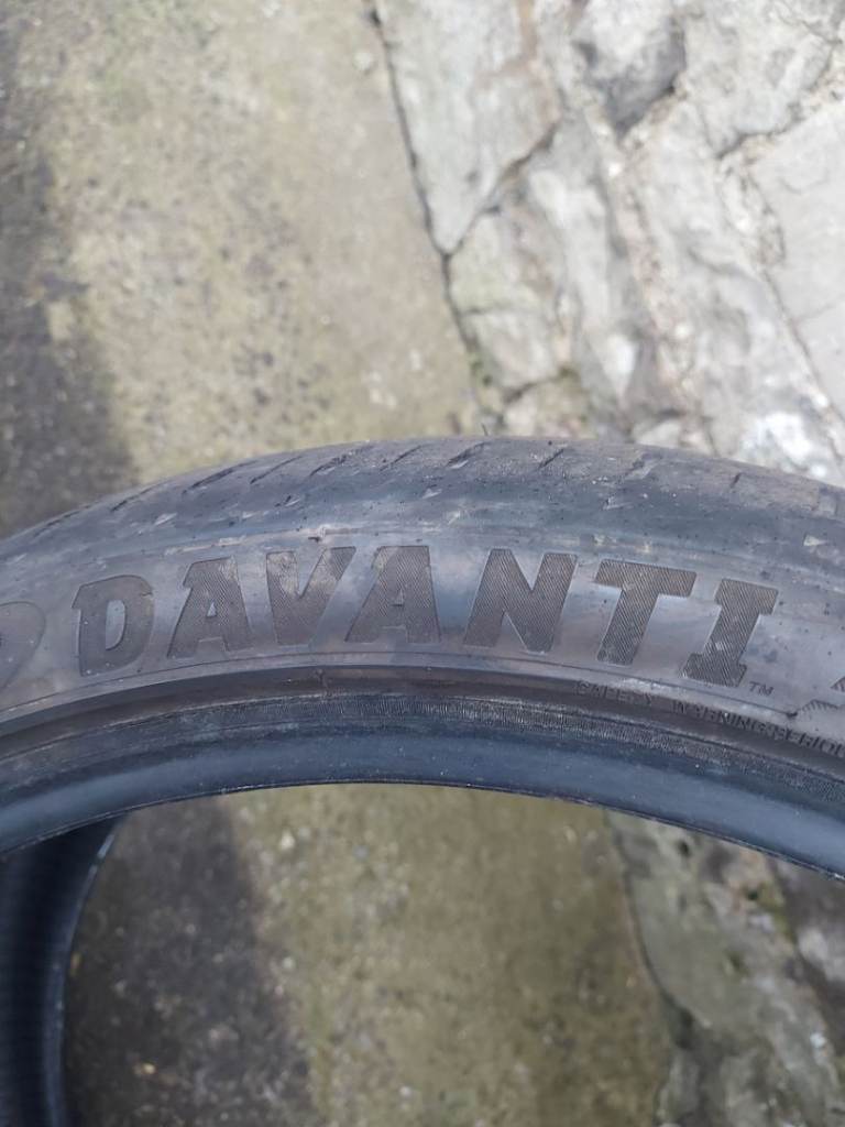 2x Davanti DX640 255/35ZR20 97Y