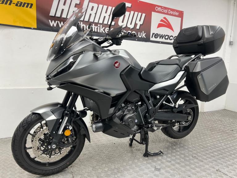 2022 72 Honda NT1100 Manual - 4700 miles