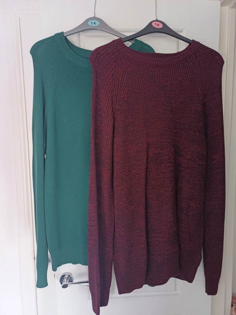 2 x jumpers , never worn 